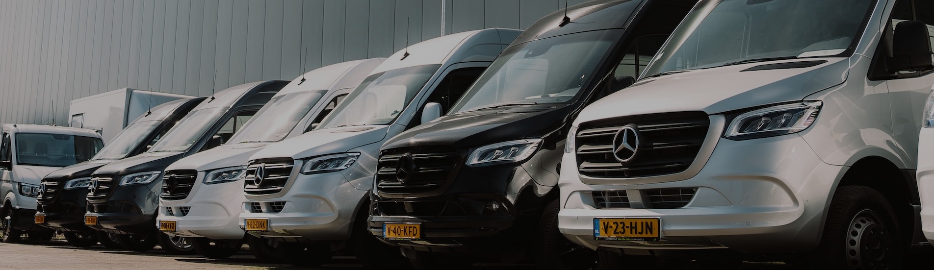 Showroom van Autobedrijf Van den Berg