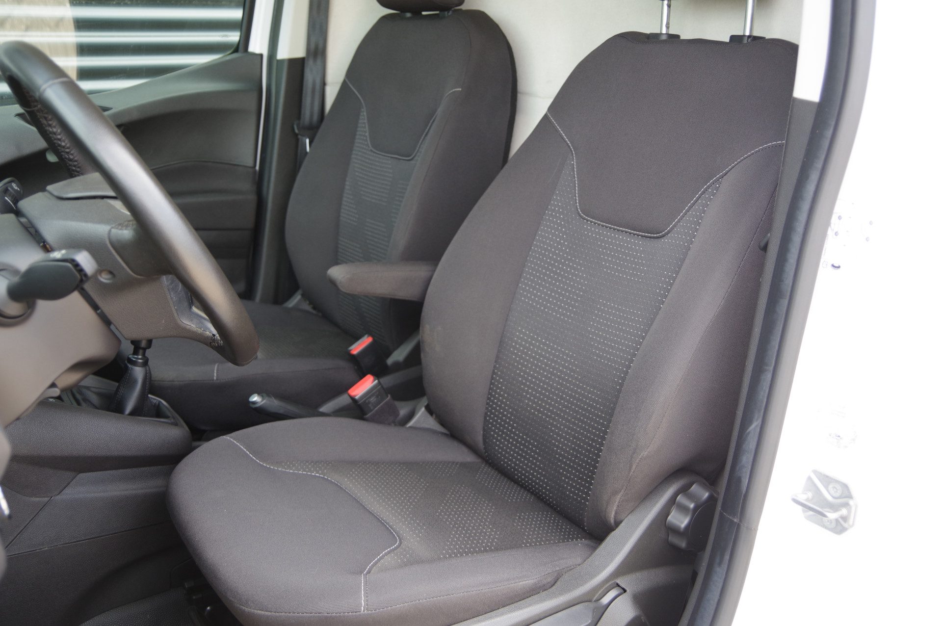 Ford Transit Courier - Afbeelding 6