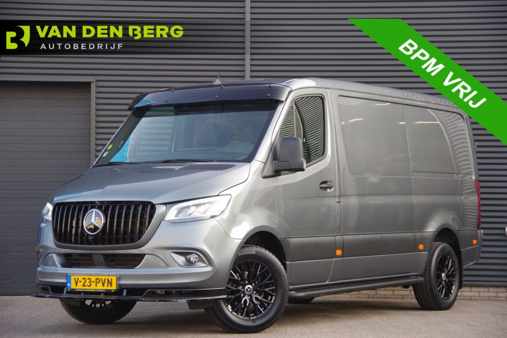 Mercedes-Benz Sprinter - 319 3.0 CDI V6 L2H1 AUT. LED, 3.5T TREKHAAK, LEDER, CAMERA, ELEKTR. SCHUIFDEUR, NAVI, MBUX 10''
